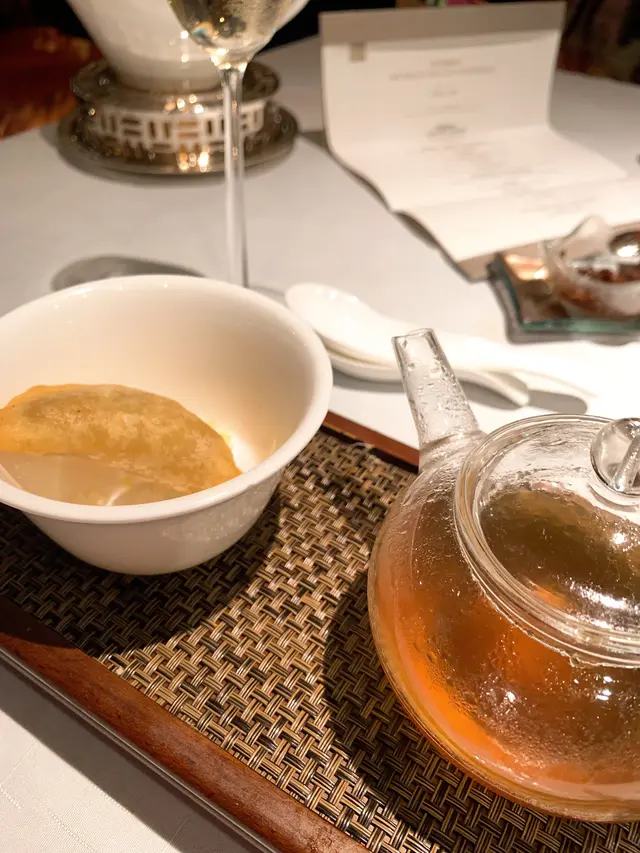 松茸鴨肉清湯伴松茸竹笙鴨肉煎粉果