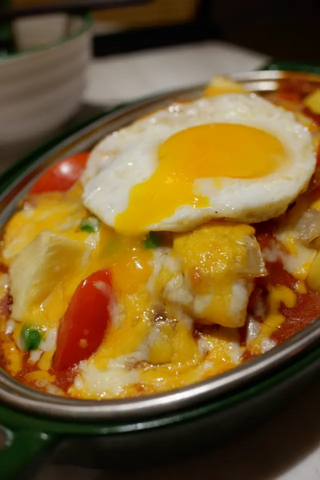 鮮焗菠蘿番茄豬扒太陽蛋飯