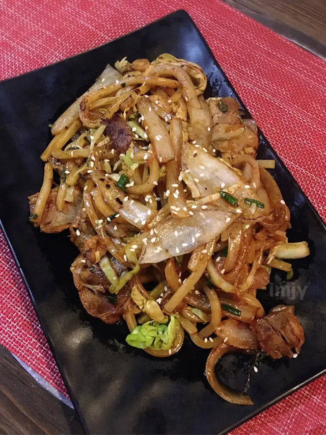 黑豚肉炒稻庭烏冬