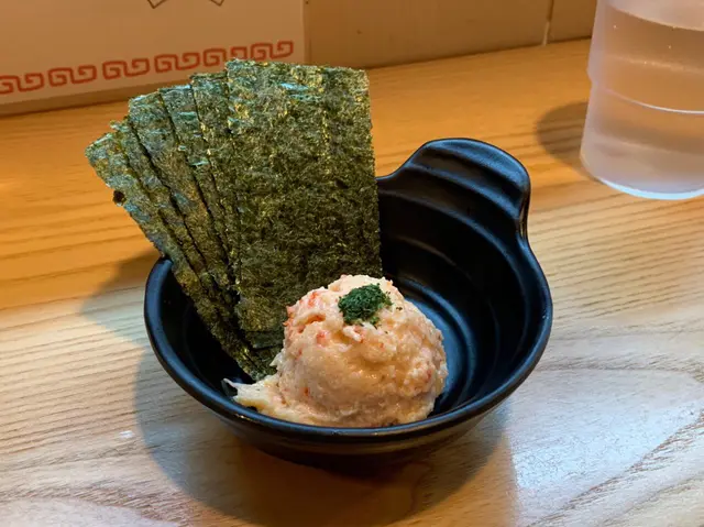 小龍蝦蟹子沙律