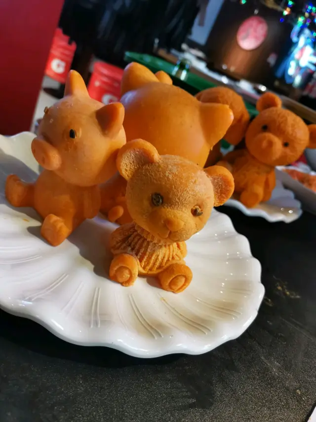 麻辣湯底，豬豬同細bear bear