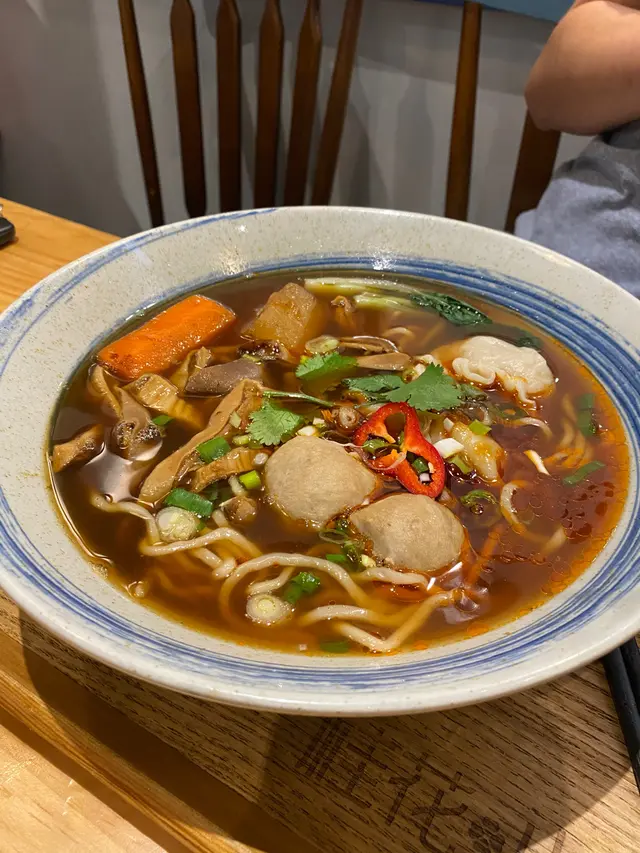 麻辣三寶台灣麵
