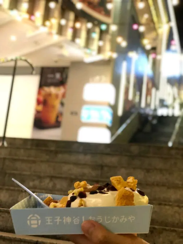 焦糖脆脆pancake配北海道牛乳雪糕