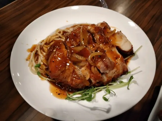 黑椒脆香雞扒意粉