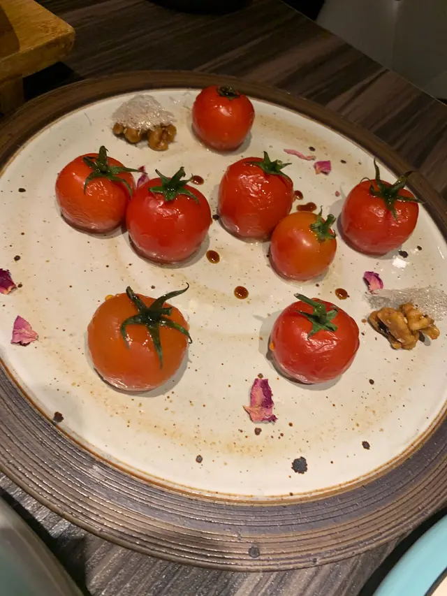 核桃沙律釀小蕃茄