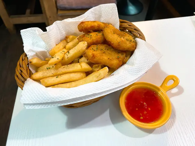 粗粗地炸薯 + 麥樂雞