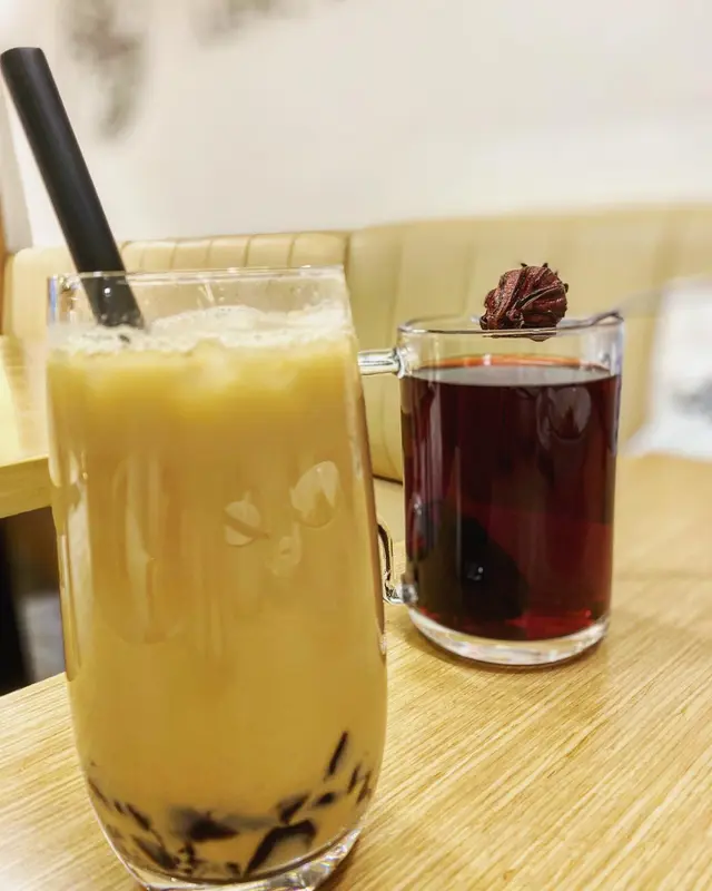 老媽仙草凍奶茶,熱洛神花茶