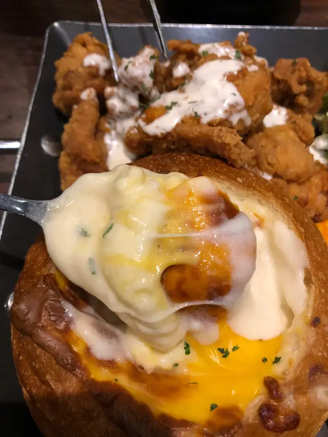 溶岩芝士炸雞麵包