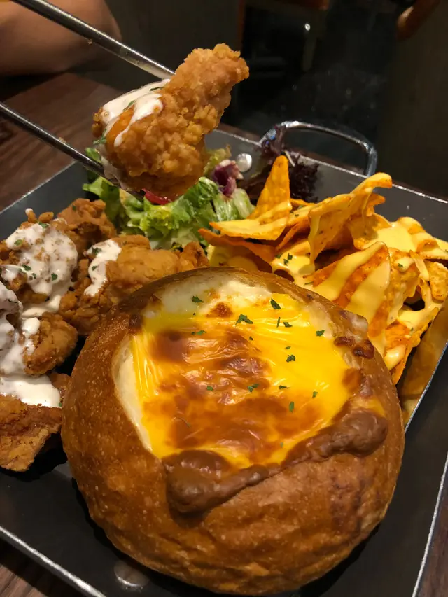 溶岩芝士炸雞麵包