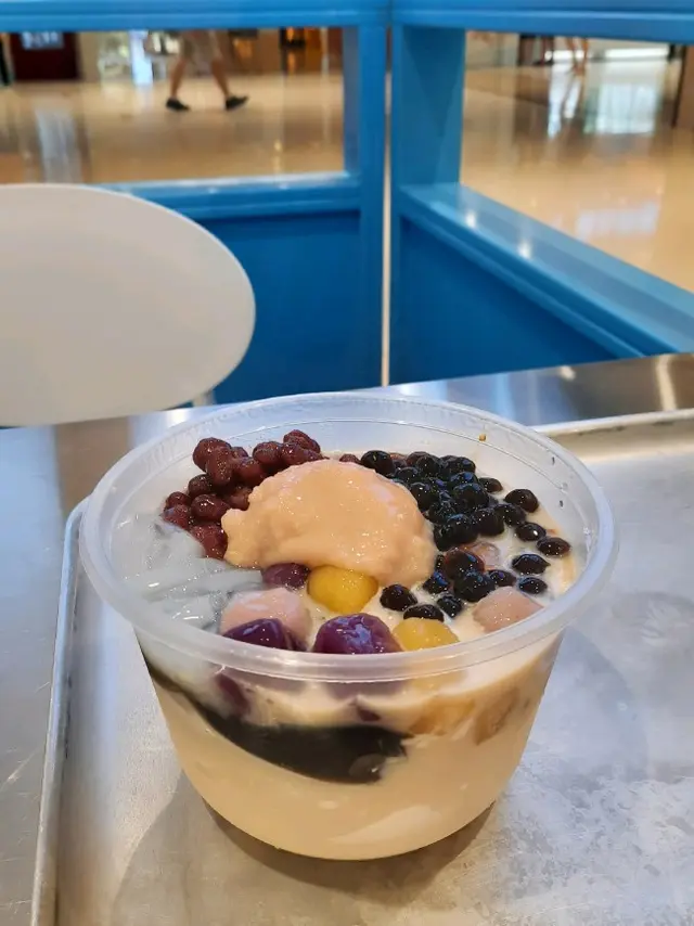 黑糖牛奶沙冰手綜合手工芋圓