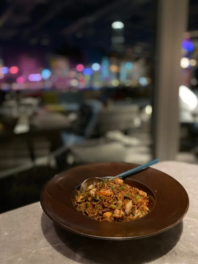 (Fried Mixed Wild Rice with Seafood & Eggs)