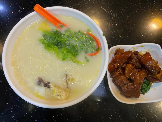 招牌牛筋牛腩醉鮮麵