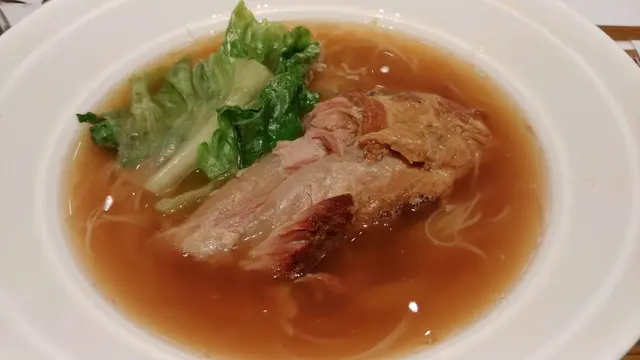 滑雞清湯蜜汁豬軟骨髮絲麵