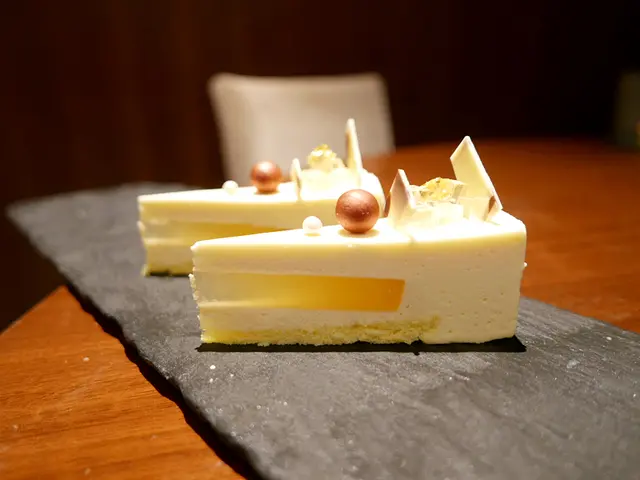 白朱古力柚子慕絲蛋糕