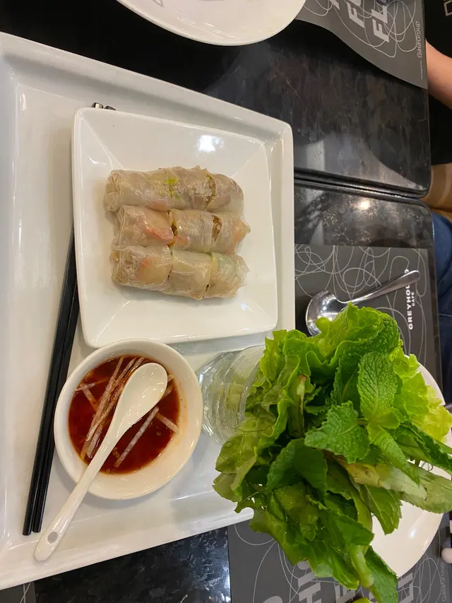 越式鮮蝦雞肉米紙卷