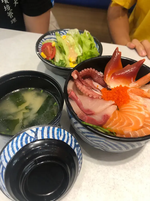 雜錦刺身丼定食