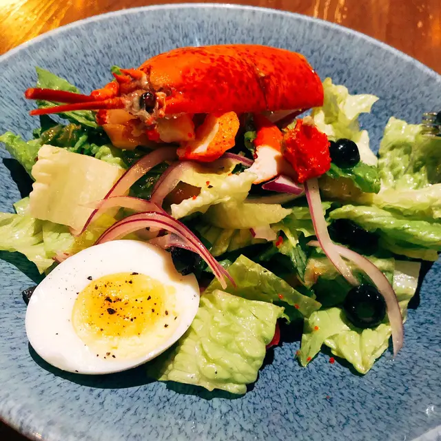 Losbster Nicolse Salad with Lemon Vinaigrette