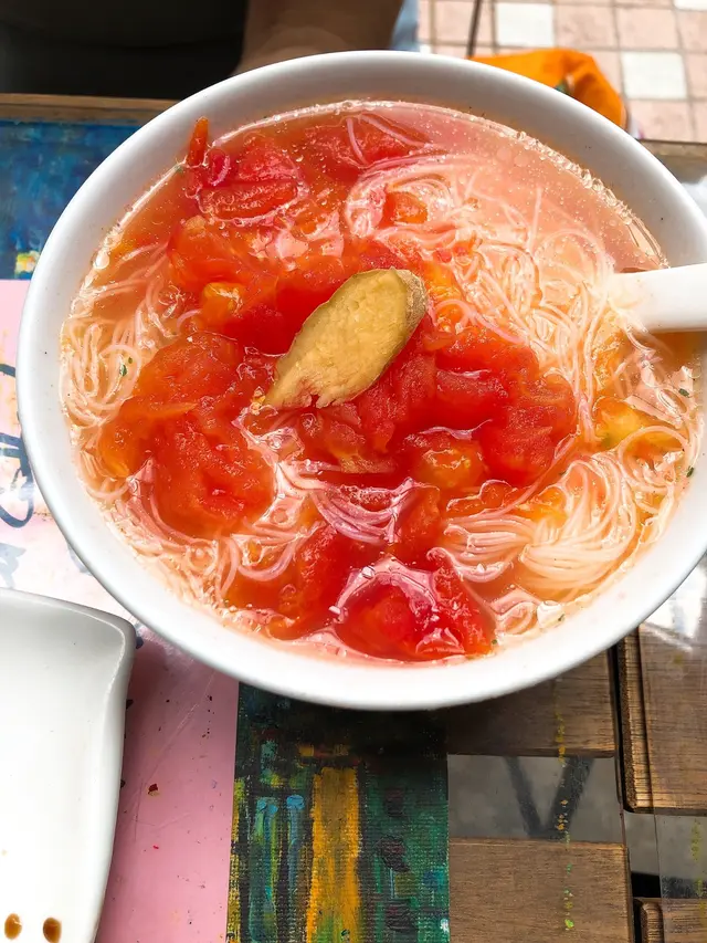 蕃茄蛋米粉（蕃茄湯底）