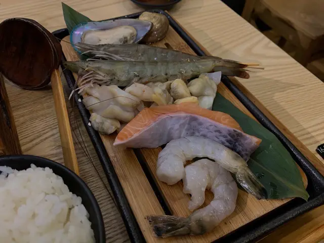 季節海鮮鍋配龍蝦湯