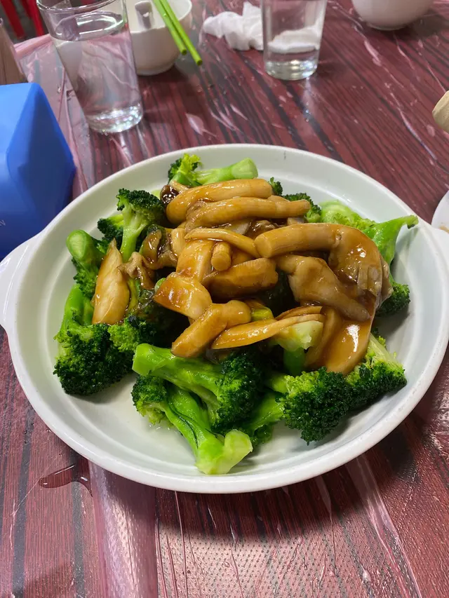 什菇炒西蘭花