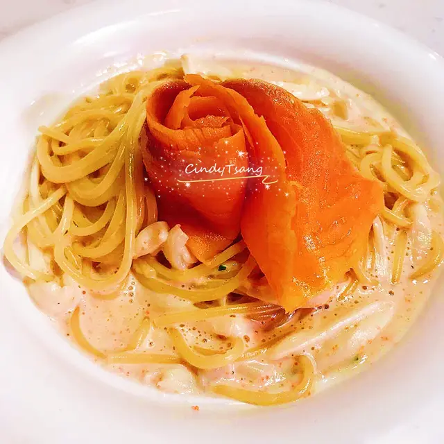 忌廉明太子三文魚意粉