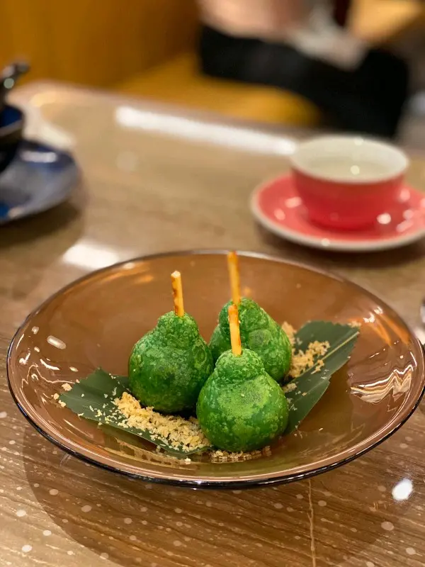 做型得意嘅鹹水角 $58