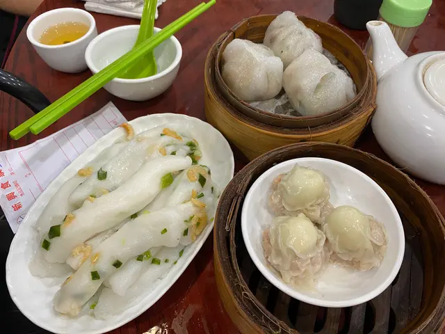 蝦米腸、粉果、鵪鶉蛋燒賣