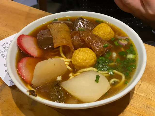 咖喱辣腩汁 細尊加葱油麵