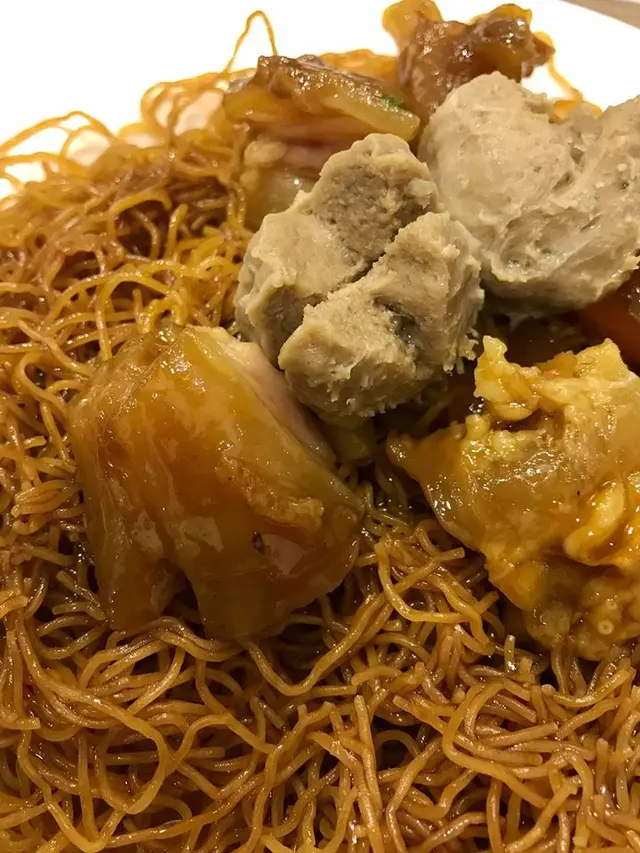 牛丸辣牛筋豉油皇撈麵