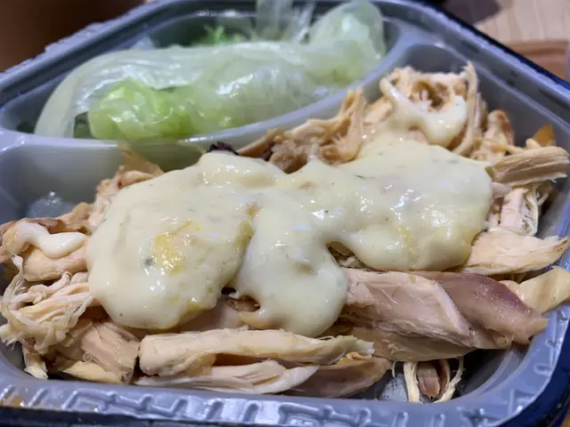 奶油蒜香手撕雞
