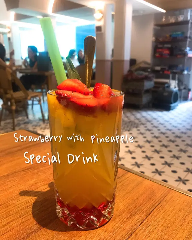 士多啤梨菠蘿特飲