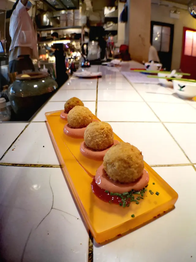 脆炸蟹肉飯波配浙醋泡沫