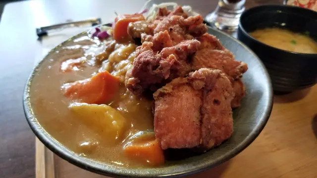 日式咖哩吉列炸雞丼