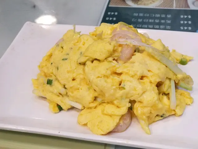 成碟餸都唔會過鹹~味道剛剛好~
急凍蝦人用蛋漿炒起
份量ok