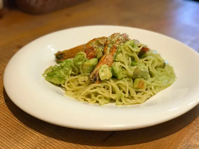 海蝦牛油果羅勒忌廉意粉