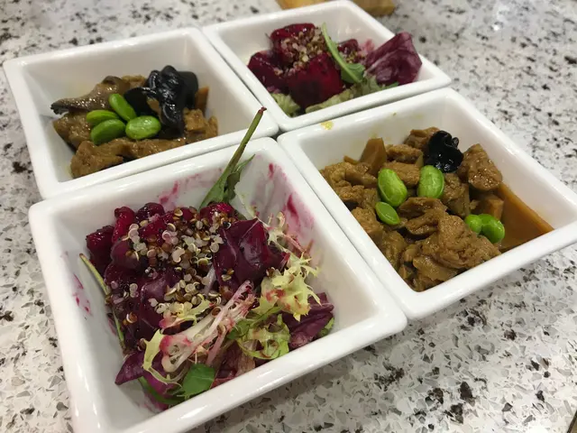 紅火龍果藜麥沙律伴無花果黑醋