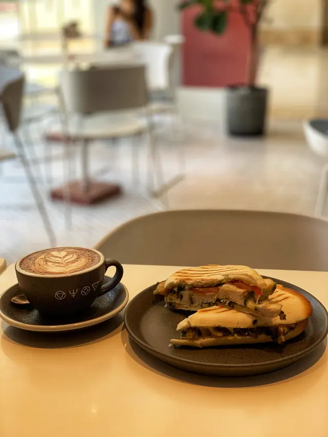 青醬烤雞意大利三文治&Mocha