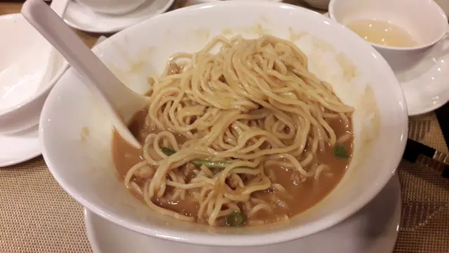 湯汁濃唔香 甜味 麵糊口
冇紅油 冇辣味