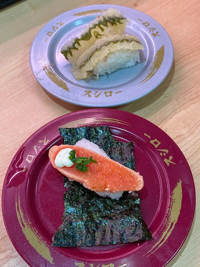 上:鯡魚卵昆布、下:北海道產燒鱈魚子海苔包