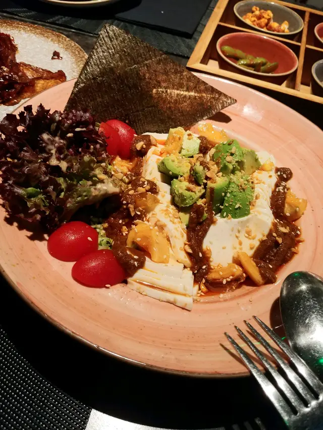 牛油果松花豆腐