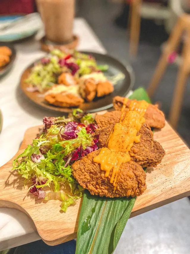 脆炸無激素雞翼配香辣蛋黃醬 (4隻)