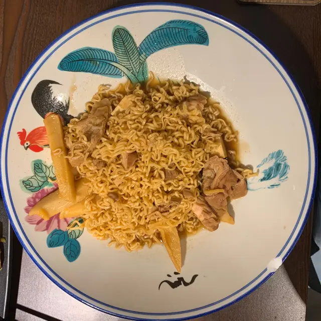 大腸+ 百葉豆腐+甜不辣 + 王子麵(走蔥)