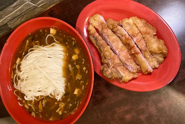 上海排骨麵酸辣湯底