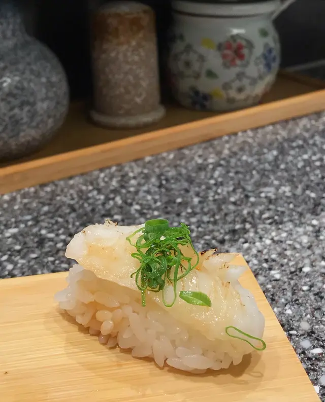 火炙左口魚邊壽司