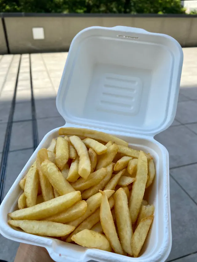 配炸薯條加汽水