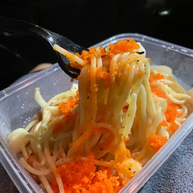 白酒忌廉汁帶子意粉拌蟹子