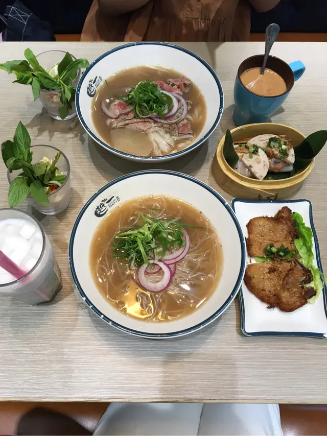 生牛肉湯河