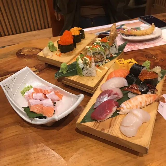 牛油果新鮮  軟殼蟹夠脆