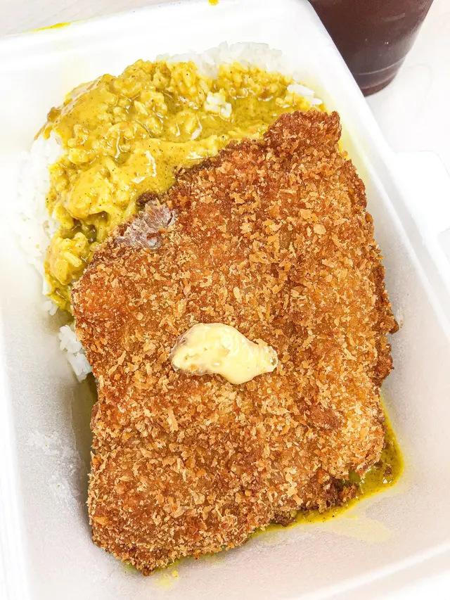 藍帶豬扒配咖喱汁