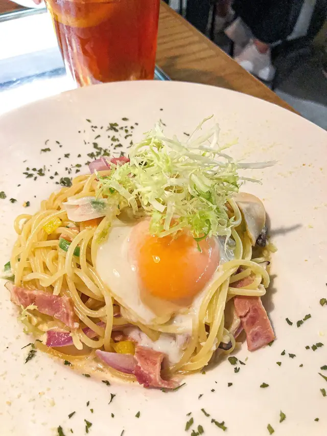 溫泉蛋卡邦尼意粉